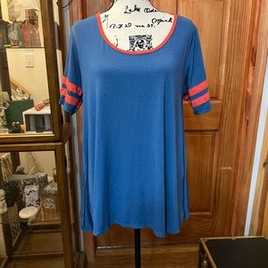 LuLaRoe Perfect T.  Size M.